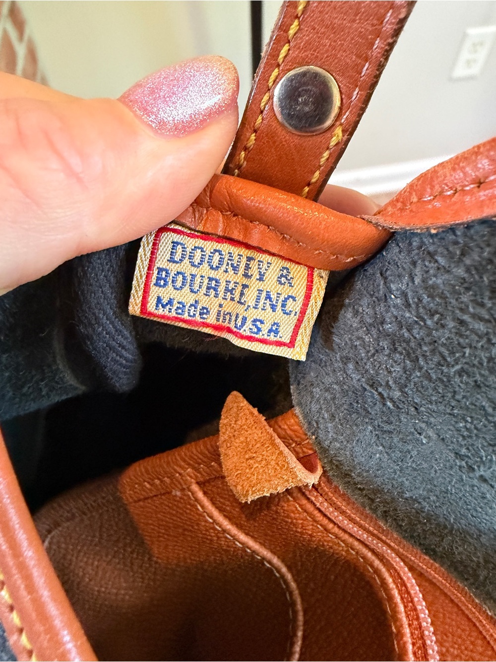 Dooney & Bourke Vintage Equestrian Crossbody Black Brown All Weather Leather - Picture 6 of 7